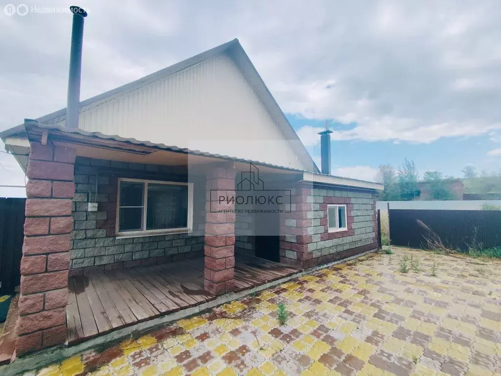 Дом в село Кизильское, улица Энтузиастов, 6 (127 м) - Фото 1