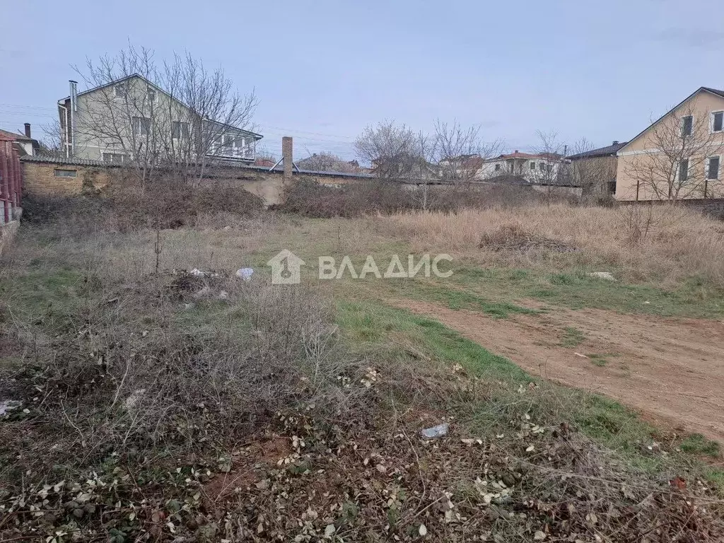 Участок в Крым, Симферопольский район, Молодежное пгт ул. Клубничная, ... - Фото 1