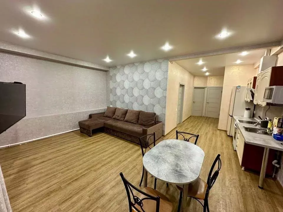 3-к кв. Красноярский край, пос. Солнечный ул. Солнечная, 2А (65.0 м) - Фото 1