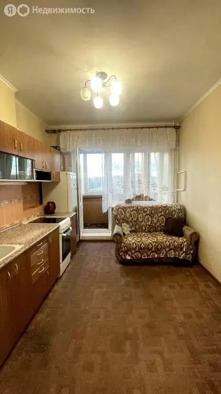 2-комнатная квартира: Тюмень, улица Монтажников, 8 (56 м) - Фото 1