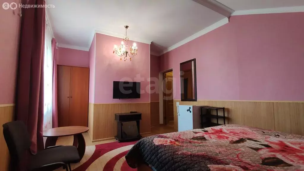 Дом в Саки, Трудовая улица (386 м) - Фото 1