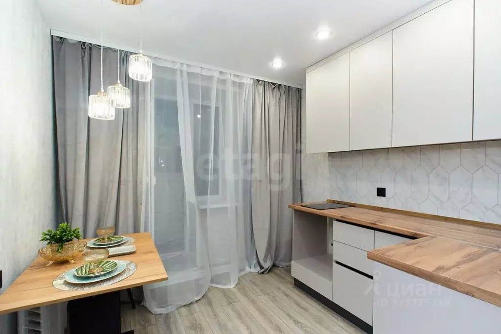 2-к кв. Тюменская область, Тюмень ул. Республики, 92 (48.6 м) - Фото 1