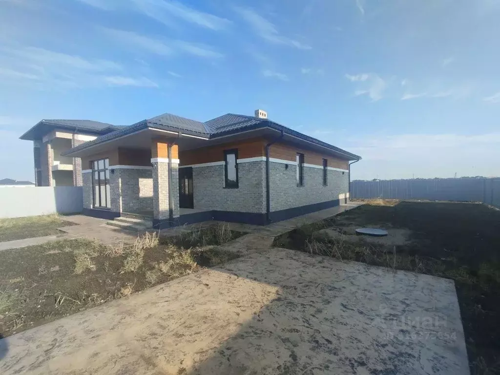 Дом в Адыгея, Тахтамукайский район, Энем пгт ул. Ломоносова (120 м) - Фото 2