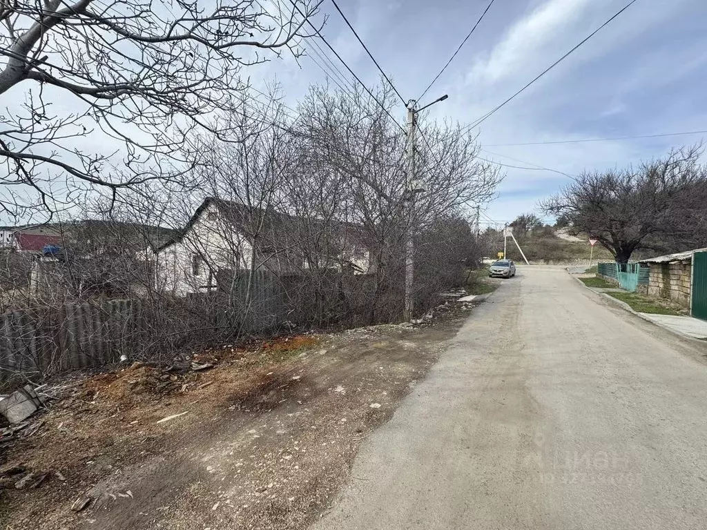 Участок в Севастополь с. Фруктовое, ул. Ленина, 7 (4.0 сот.) - Фото 0