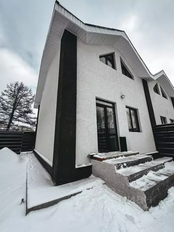 Дом в Башкортостан, Белорецкий район, Абзаковский сельсовет, с. ... - Фото 1