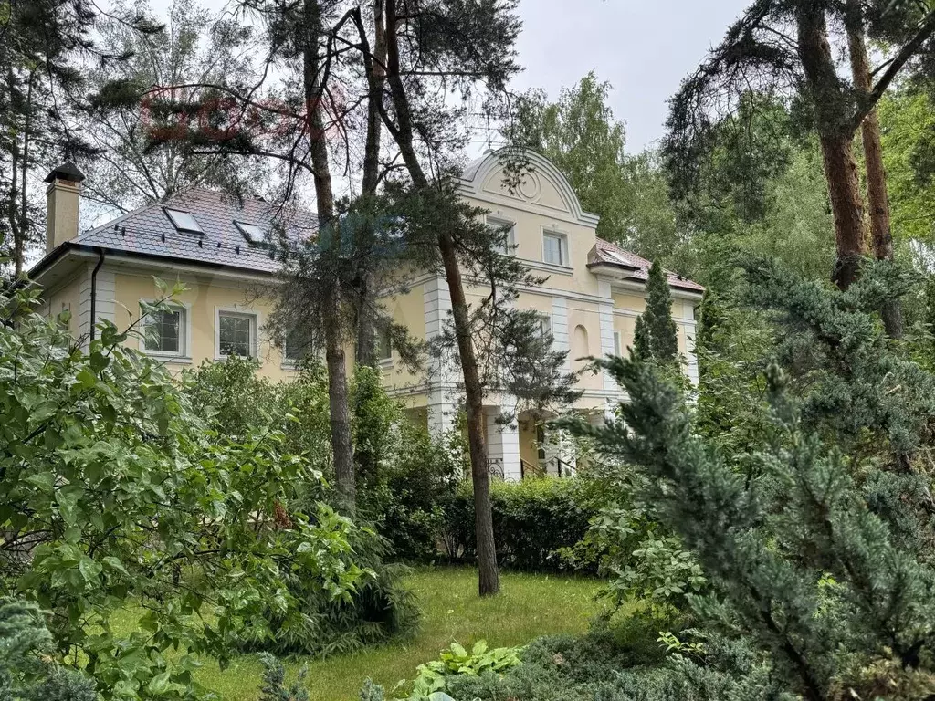 Дом 740 м на участке 28 сот. - Фото 0