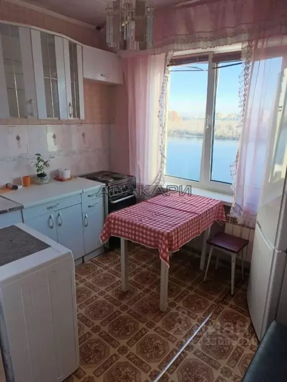 2-к кв. Красноярский край, Красноярск ул. Дубровинского, 52 (56.0 м) - Фото 1