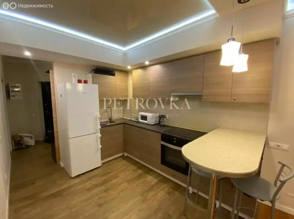 3-комнатная квартира: село Немчиновка, Рублёвский проезд, 21 (60 м) - Фото 1