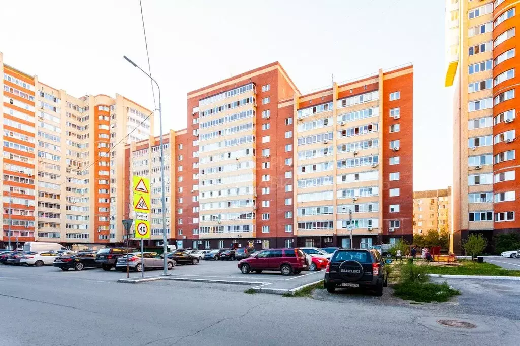 2-комнатная квартира: Тюмень, Пролетарская улица, 109А (76 м) - Фото 1