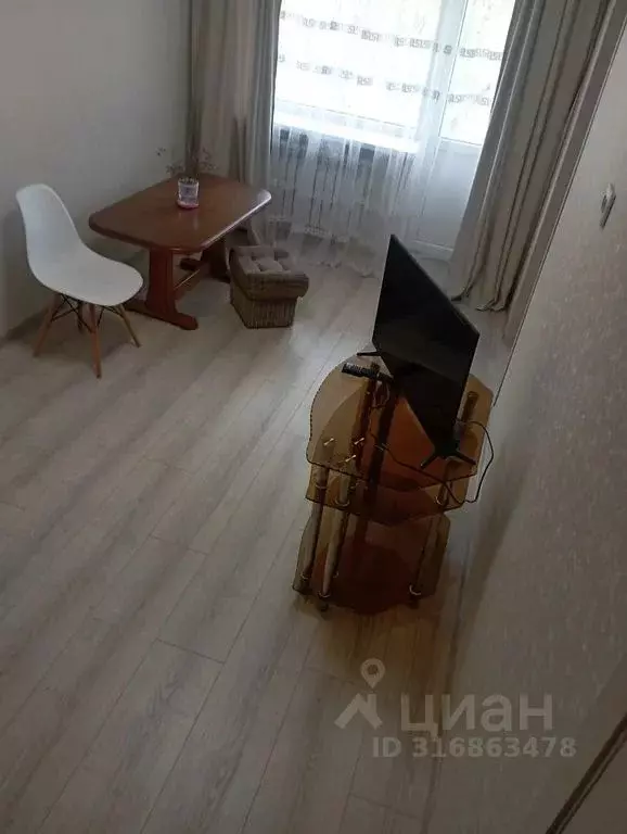 2-к кв. Калининградская область, Гусев Железнодорожная ул., 12 (43.0 ... - Фото 1