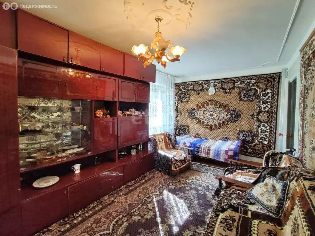 3-комнатная квартира: Тырныауз, улица Энеева, 34 (60.3 м) - Фото 1