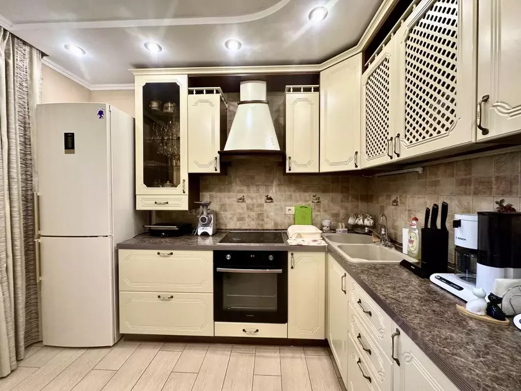 2-к кв. Краснодарский край, Краснодар ул. Имени Калинина, 13к63 (54.7 ... - Фото 1