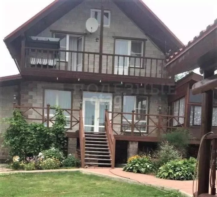 Дом в Новгородская область, Валдайский район, Рощинское с/пос, д. ... - Фото 1