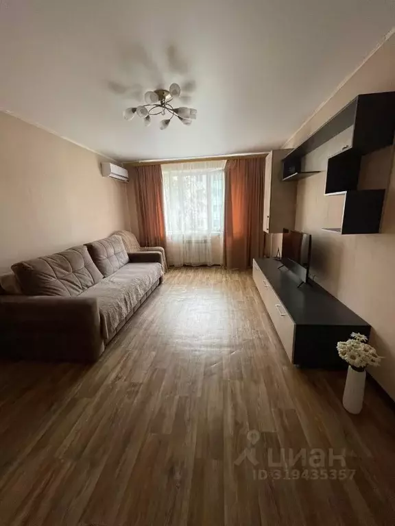 1-к кв. Саратовская область, Саратов ул. Имени Братьев Никитиных, 14 ... - Фото 0