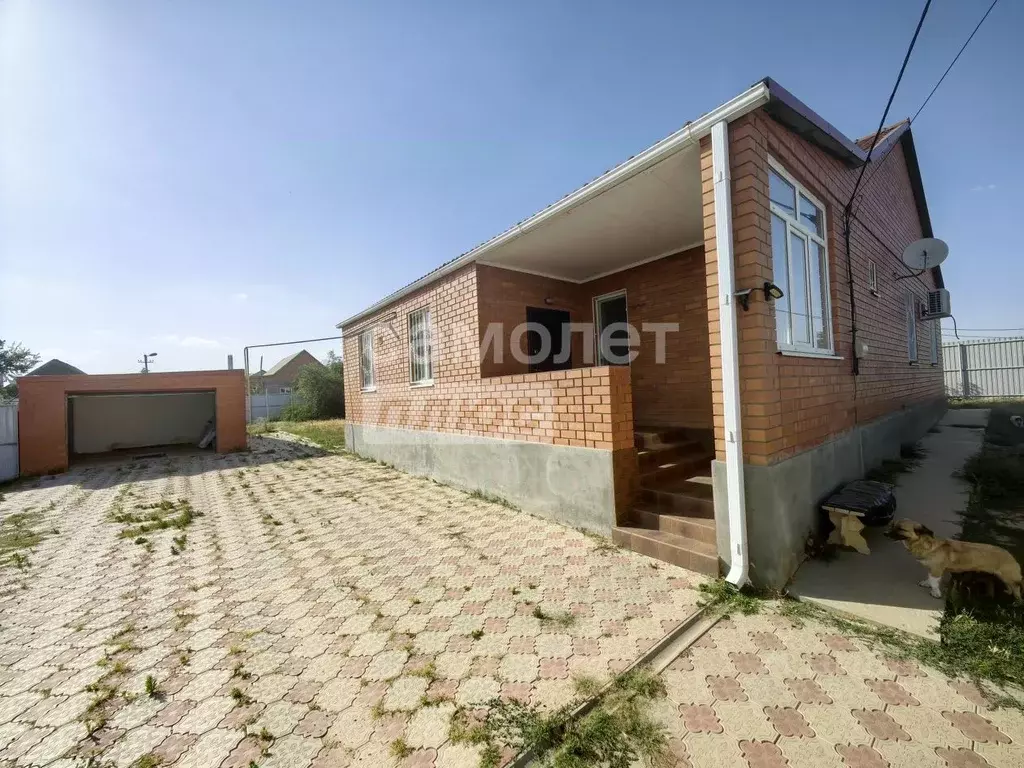 Дом в Калмыкия, Элиста Калачинская ул. (110 м) - Фото 1