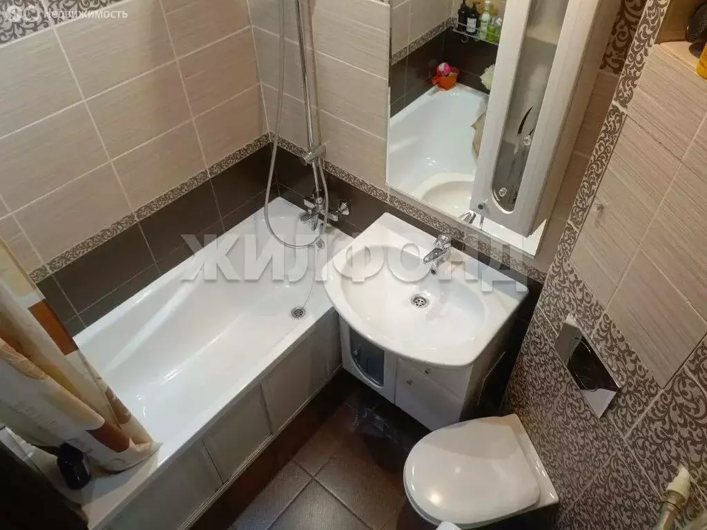 3-комнатная квартира: Обь, улица ЖКО Аэропорта, 26 (55 м) - Фото 1