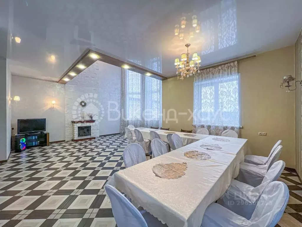 Дом в Новосибирская область, Новосибирск Клеверная ул., 4 (260 м) - Фото 1