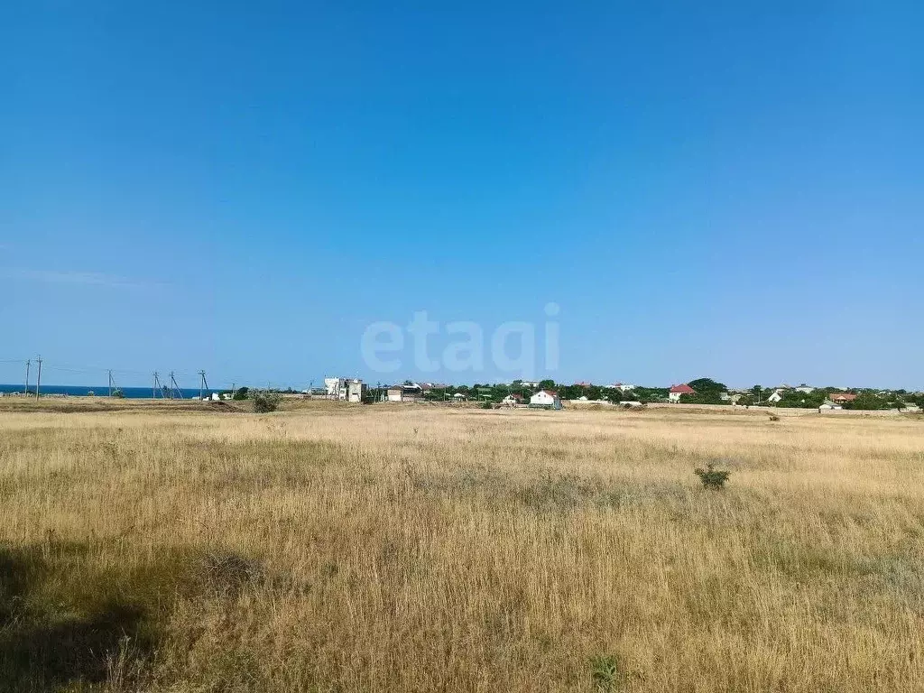 Участок в Крым, Ленинский район, Семисотское с/пос, с. Каменское ул. ... - Фото 1