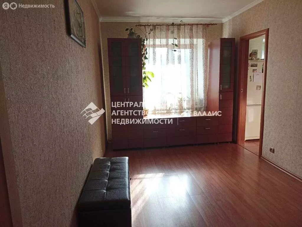 3-комнатная квартира: Рыбное, Медицинская улица, 32 (58.9 м) - Фото 0