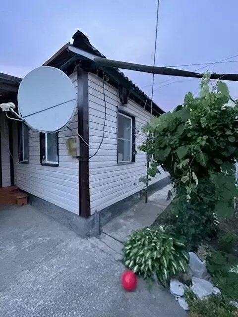Дом в Краснодарский край, Мостовской пгт ул. Горького, 9 (60 м) - Фото 0