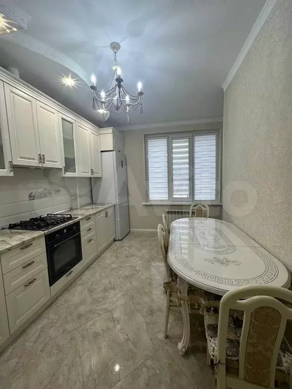 2-к. квартира, 70 м, 4/7 эт. - Фото 0