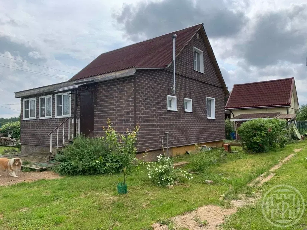 Дом в Ленинградская область, Лужский район, пос. Скреблово  (100 м) - Фото 1