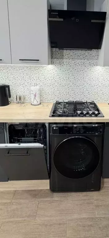1-к. квартира, 40 м, 2/5 эт. - Фото 1