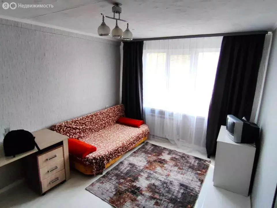 3-комнатная квартира: Казань, улица Хусаина Мавлютова, 28 (59.3 м) - Фото 0