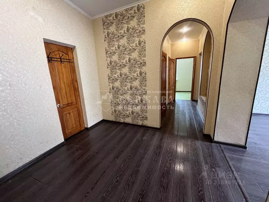 3-к кв. Кемеровская область, Анжеро-Судженск ул. Лазо, 29 (67.8 м) - Фото 0