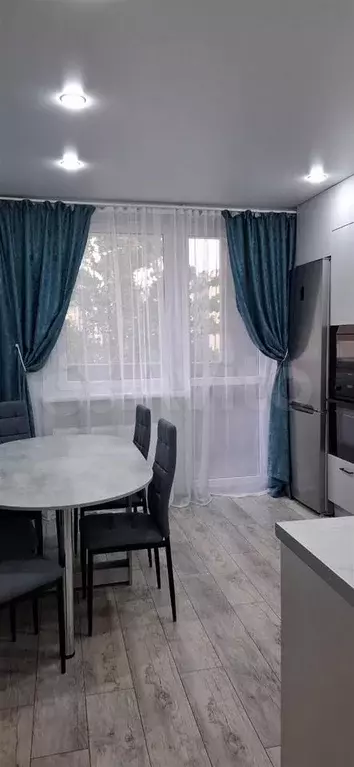 2-к. квартира, 60 м, 1/5 эт. - Фото 0