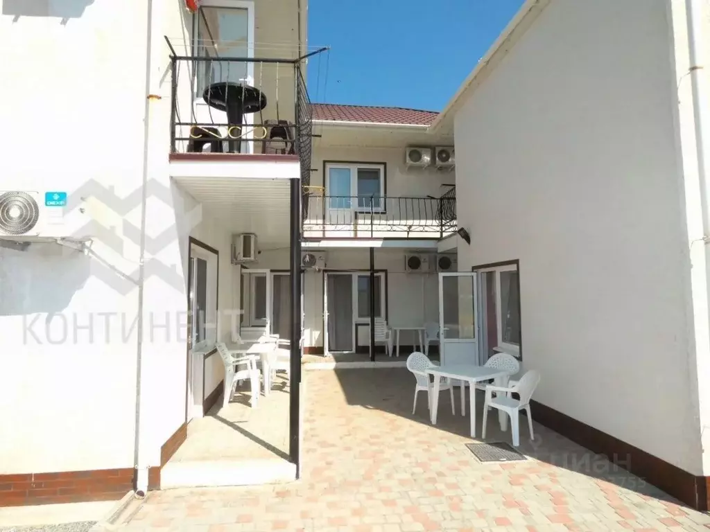 Дом в Крым, Сакский район, с. Штормовое ул. Набережная, 3 (242 м) - Фото 1