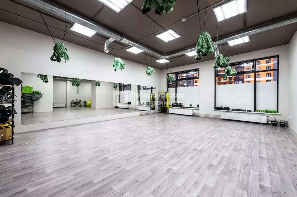 Помещение свободного назначения в Санкт-Петербург пос. Шушары, просп. ... - Фото 1