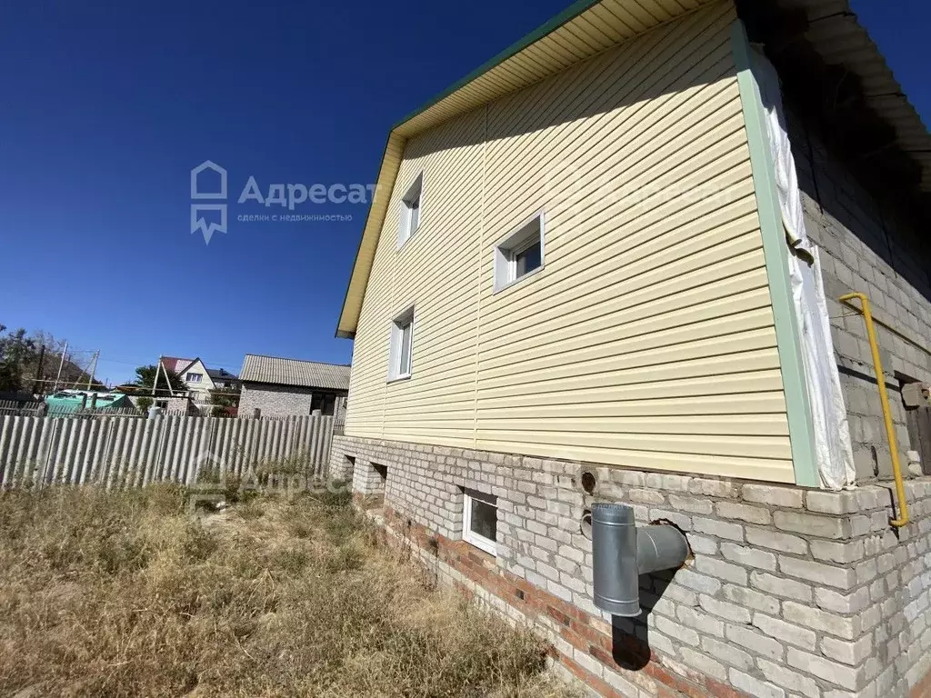 Дом в Волгоградская область, Дубовка Харьковская ул. (100 м) - Фото 1