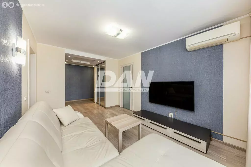 3-комнатная квартира: Челябинск, улица Энгельса, 44 (64.6 м) - Фото 2