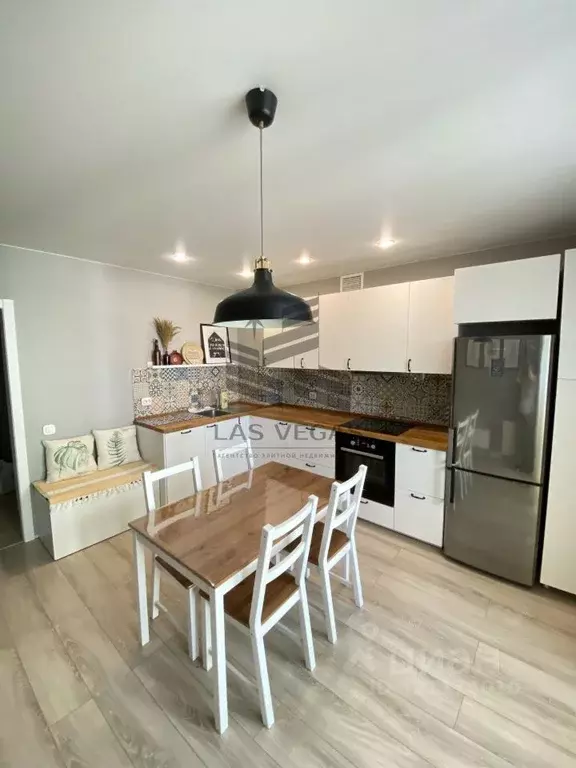 2-к кв. Татарстан, Казань ул. Азата Аббасова, 13 (67.0 м) - Фото 0