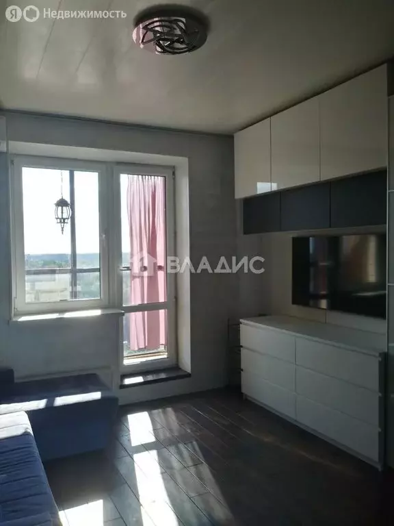 1-комнатная квартира: посёлок городского типа Свердловский, Заречная ... - Фото 2