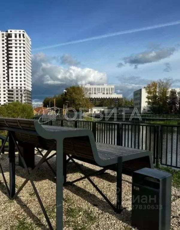 2-к кв. Тюменская область, Тюмень Новгородская ул., 1 (61.7 м) - Фото 1