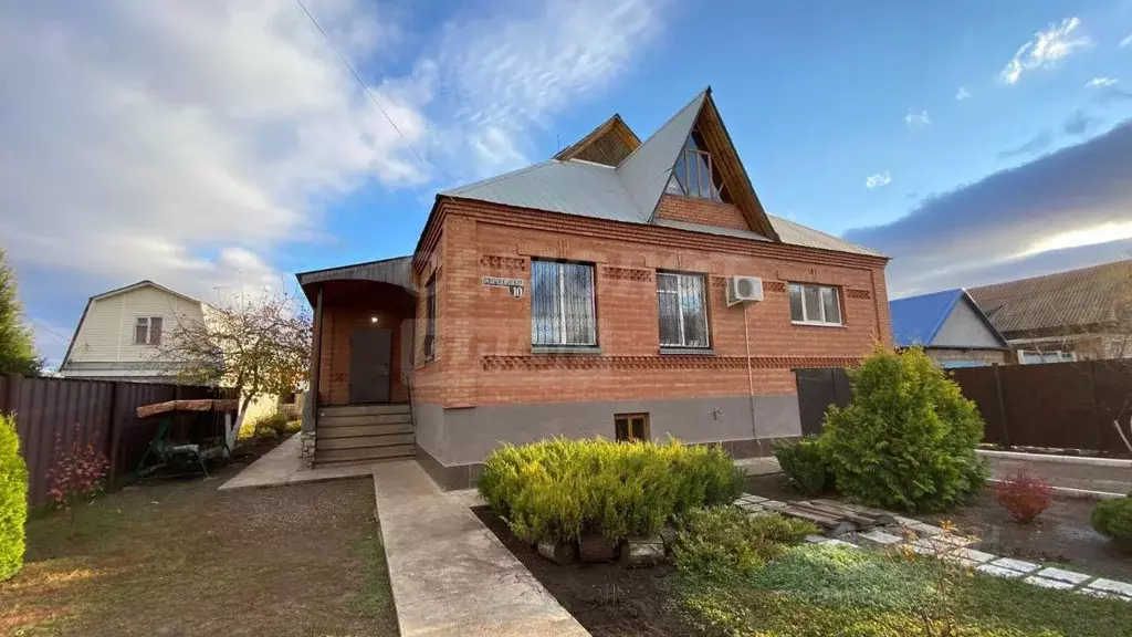 Дом в Оренбургская область, пос. Саракташ ул. Придорожная, 10 (300 м) - Фото 2