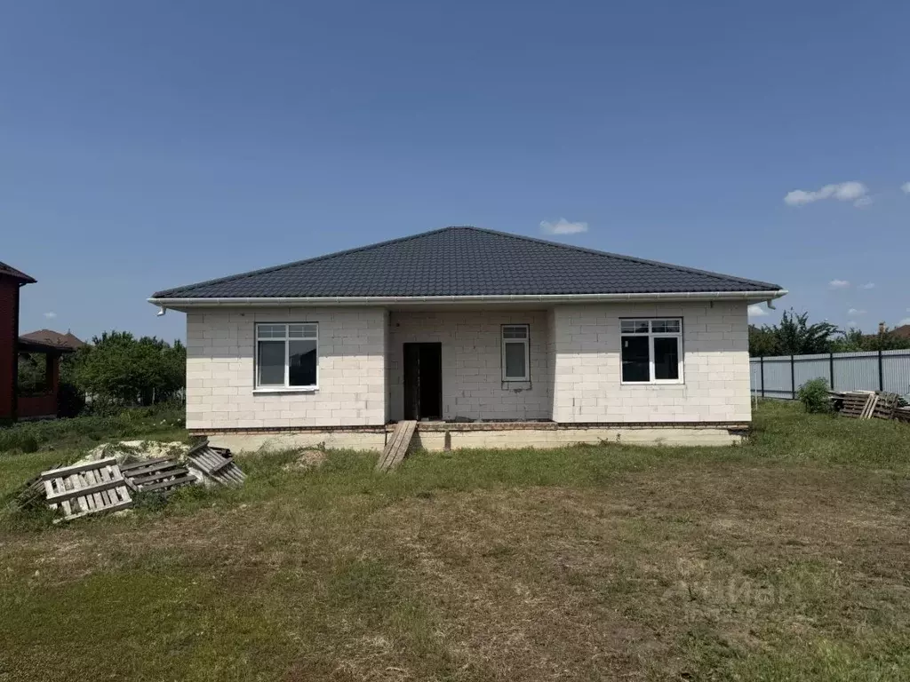 Дом в Белгородская область, Белгородский район, Разумное рп ул. ... - Фото 1