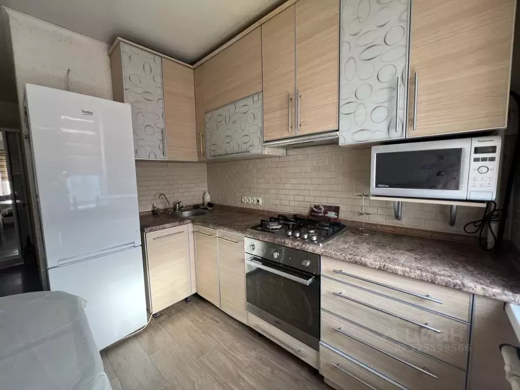 2-к кв. Ростовская область, Батайск ул. Северный Массив, 11 (56.0 м) - Фото 2