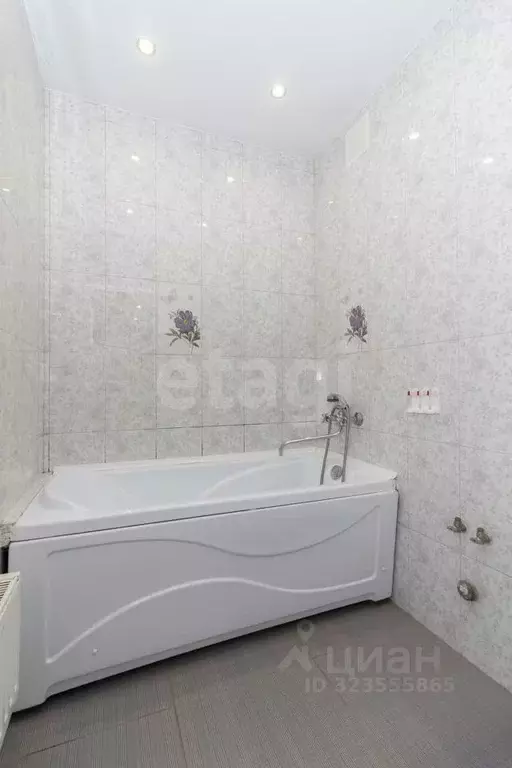 2-к кв. Тюменская область, Тюмень ул. Восстания, 19к3 (58.3 м) - Фото 1