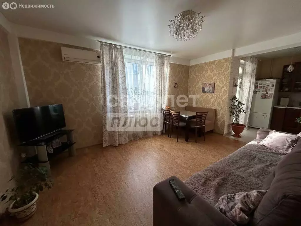 2-комнатная квартира: Верхняя Пышма, улица Сварщиков, 2А (67.3 м) - Фото 1