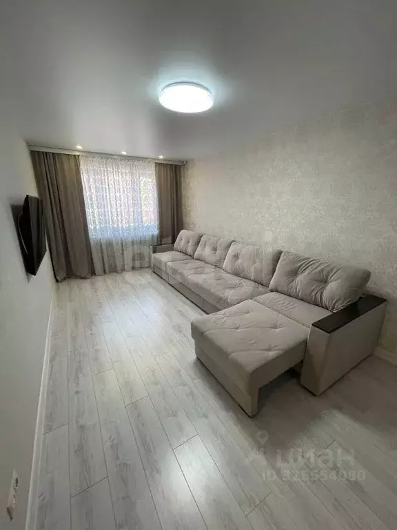 2-к кв. Ямало-Ненецкий АО, Новый Уренгой Восточный мкр, 5/2 (55.0 м) - Фото 1