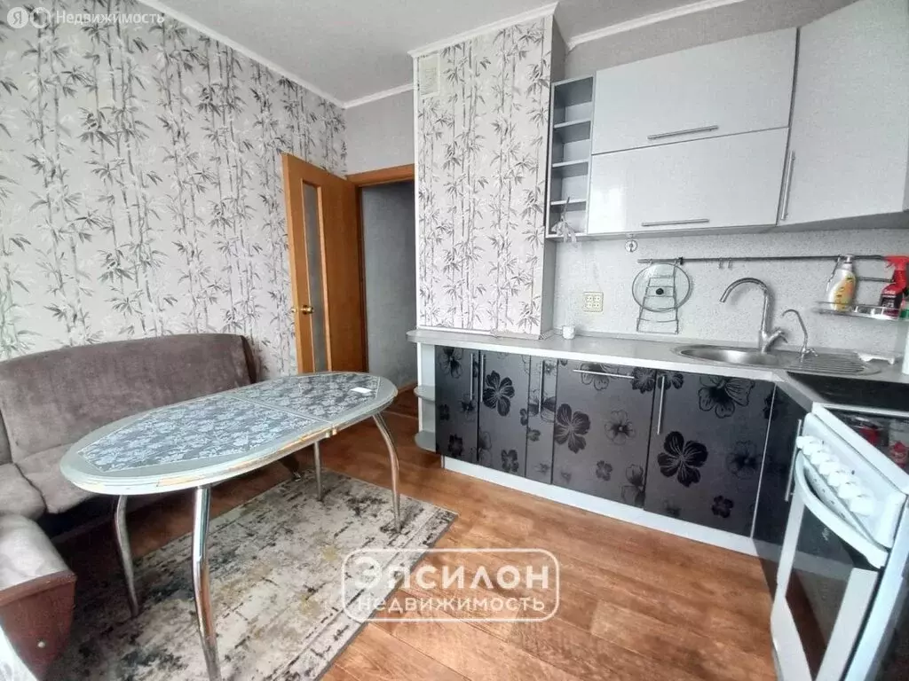 3-комнатная квартира: Курск, проспект Вячеслава Клыкова, 22 (84.83 м) - Фото 1