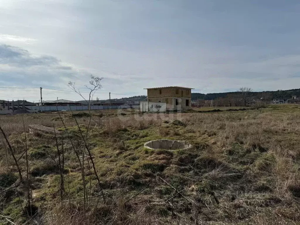 Участок в Крым, Симферопольский район, с. Мирное  (6.0 сот.) - Фото 1