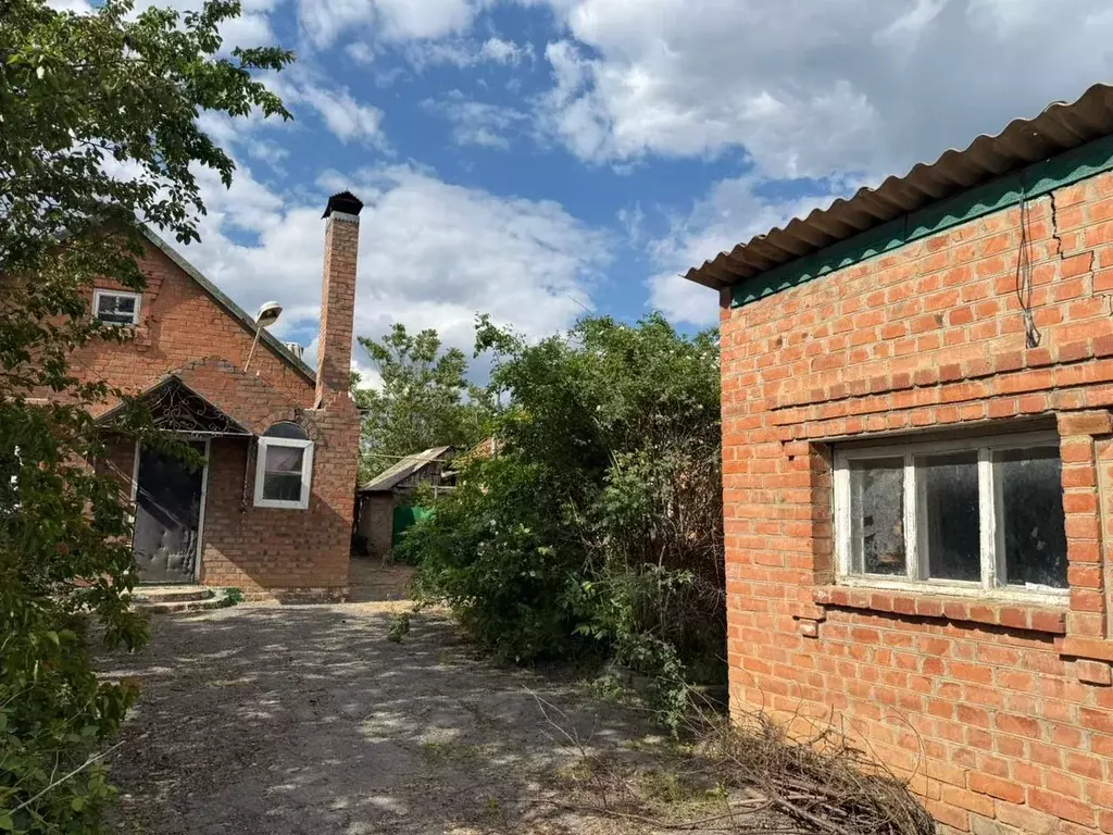 Дом в Ростовская область, Пролетарск ул. Думенко, 167 (130 м) - Фото 1