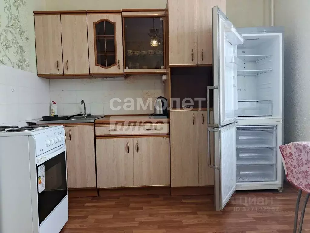 1-к кв. Курская область, Курск просп. Вячеслава Клыкова, 81 (37.0 м) - Фото 1