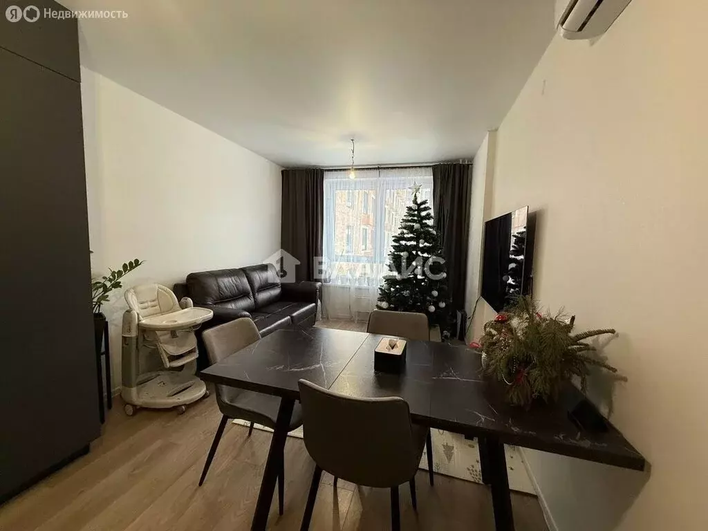 3-комнатная квартира: посёлок Ильинское-Усово, Архангельская улица, 2 ... - Фото 1