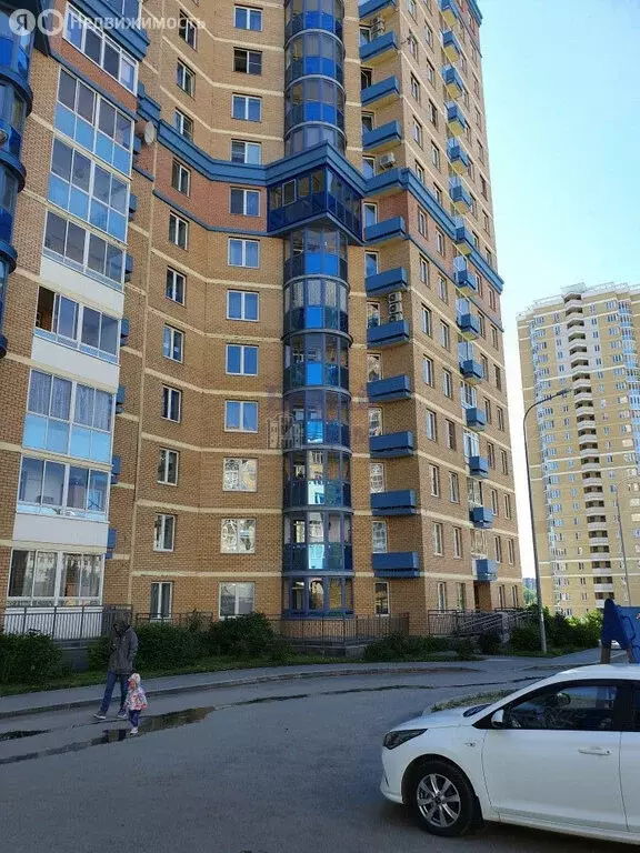 2-комнатная квартира: Екатеринбург, улица Циолковского, 27 (70.1 м) - Фото 0