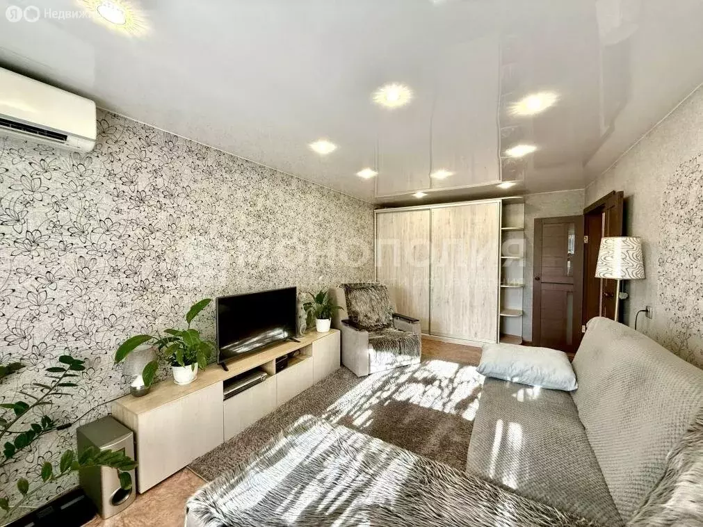 1-комнатная квартира: Белогорск, Красноармейская улица, 21 (35 м) - Фото 1